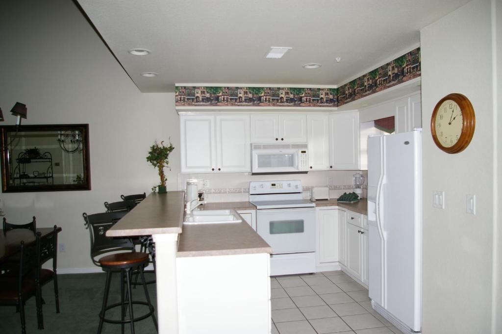 French Quarter Resort Branson Room photo