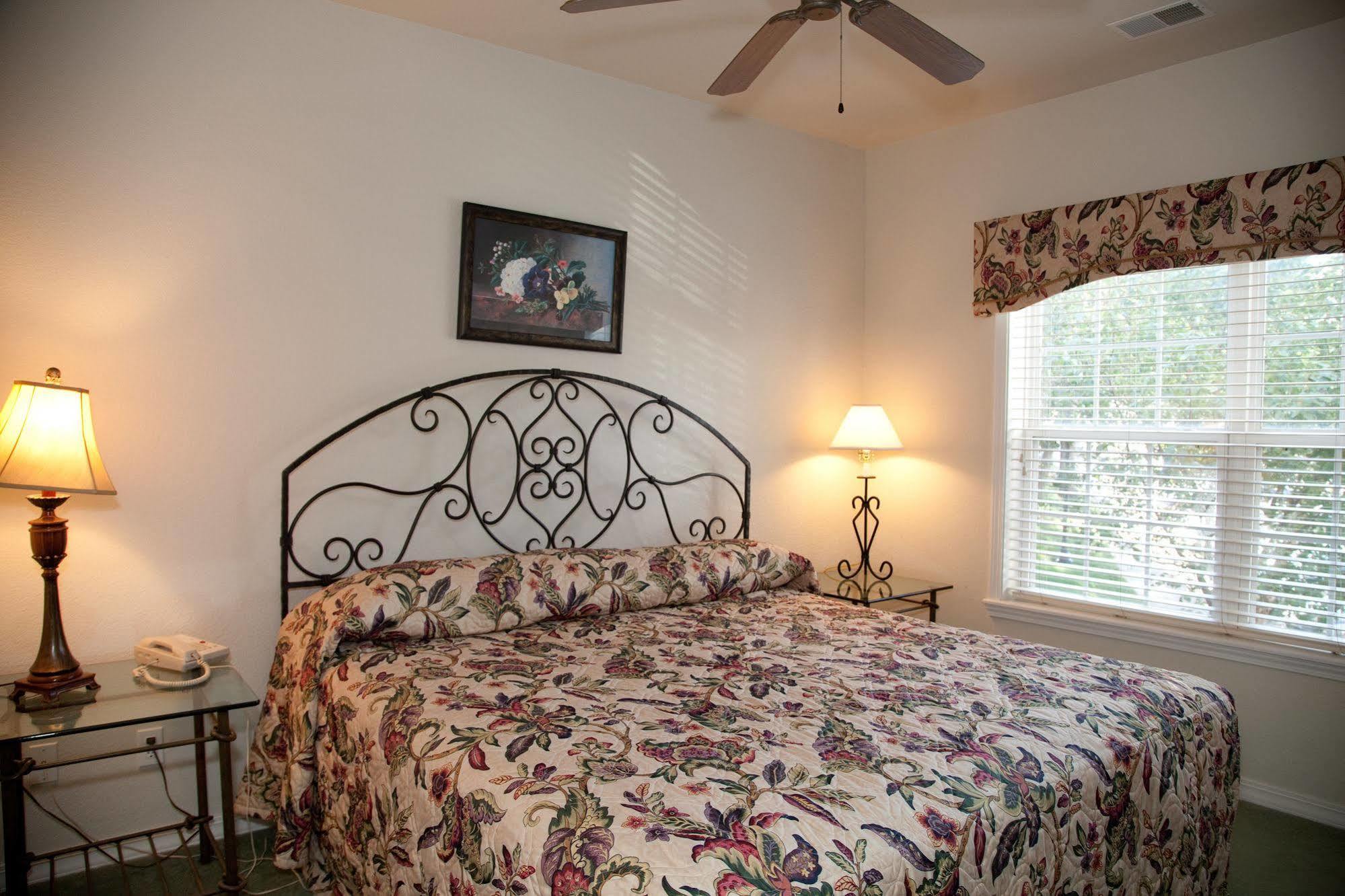 French Quarter Resort Branson Exterior photo